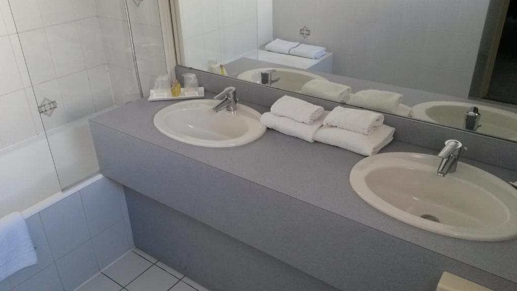 Inter-Hotel La Closerie Beaune Beaune  Quarto foto