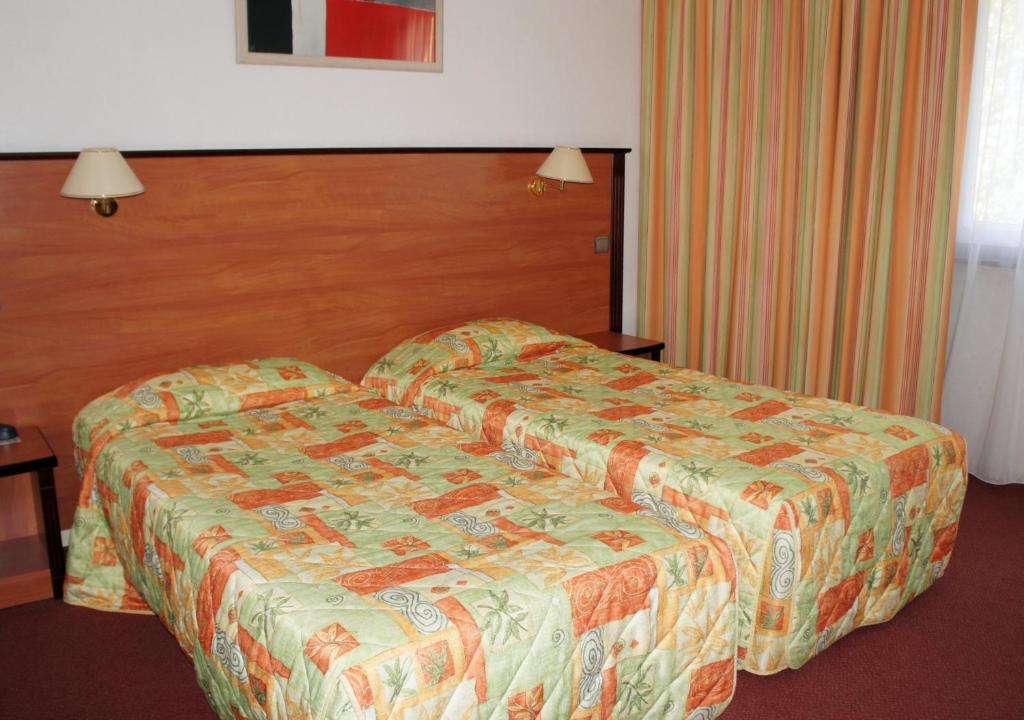Inter-Hotel La Closerie Beaune Beaune  Quarto foto